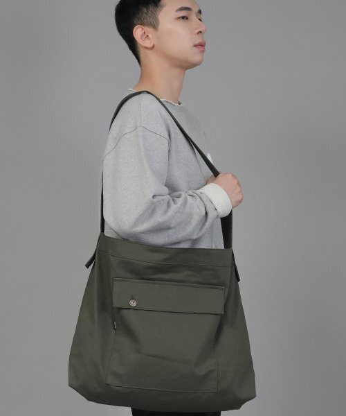 SAINTCREW(セントクルー)の「カバーポケットビッグサイズクロスバッグCPC-118カーキ(メッセンジャーバッグ・メンズ・その他・フリー)」の2枚目の写真
