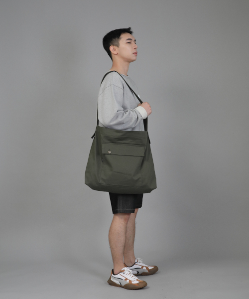 SAINTCREW(セントクルー)の「カバーポケットビッグサイズクロスバッグCPC-118カーキ(メッセンジャーバッグ・メンズ・その他・フリー)」の6枚目の写真