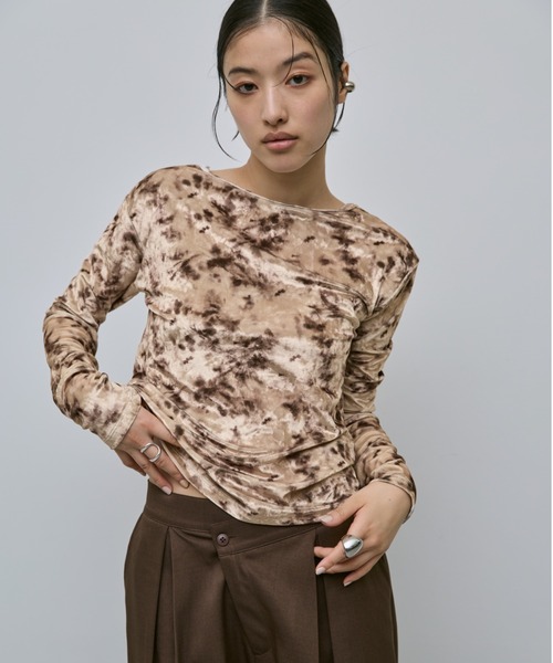 バックオープンベロアトップス（Tシャツ/カットソー）｜AIC.（エーアイ