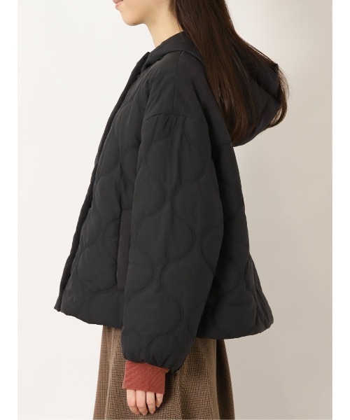 m.f.editorial（エムエフエディトリアル）の「【ショート丈】m.f.エディトリアルレディース フーデッド 中綿ブルゾン（ブルゾン・レディース・ベージュ/ブラック・LARGE/MEDIUM）」の8枚目の写真