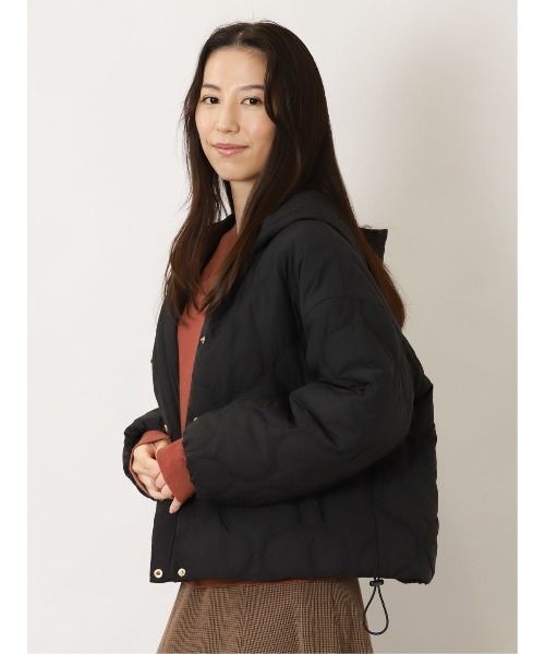 m.f.editorial（エムエフエディトリアル）の「【ショート丈】m.f.エディトリアルレディース フーデッド 中綿ブルゾン（ブルゾン・レディース・ベージュ/ブラック・LARGE/MEDIUM）」の13枚目の写真