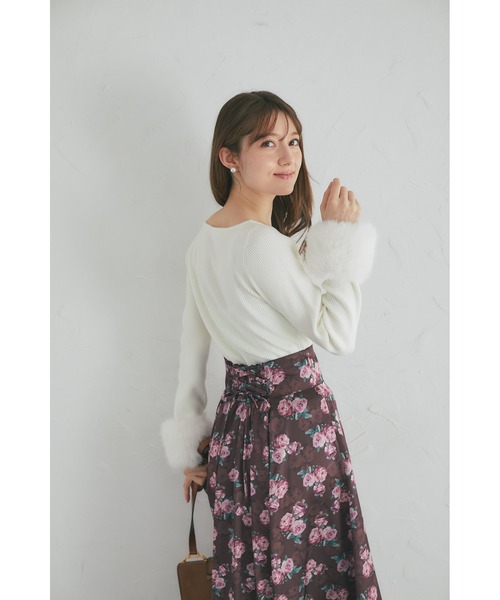 tocco closet(トッコ クローゼット)の「2WAY袖口ファー付きビジュー装飾ハートネックリブニットプルオーバー(ニット/セーター・レディース・オフホワイト/ピンク/グレー・M)」の14枚目の写真