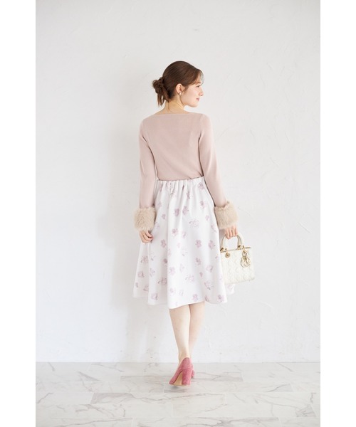 tocco closet(トッコ クローゼット)の「2WAY袖口ファー付きビジュー装飾ハートネックリブニットプルオーバー(ニット/セーター・レディース・オフホワイト/ピンク/グレー・M)」の22枚目の写真