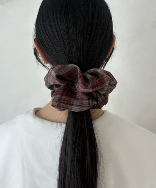 LOWRYS FARM（ローリーズファーム）の「アソートチェックシュシュ  632426（シュシュ・レディース・ブラウン/ライトブルー/ブラック/アイボリー/ブラック系その他・FREE）」の3枚目の写真