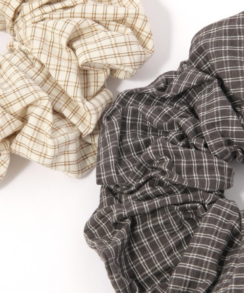 LOWRYS FARM（ローリーズファーム）の「アソートチェックシュシュ  632426（シュシュ・レディース・ブラウン/ライトブルー/ブラック/アイボリー/ブラック系その他・FREE）」の6枚目の写真