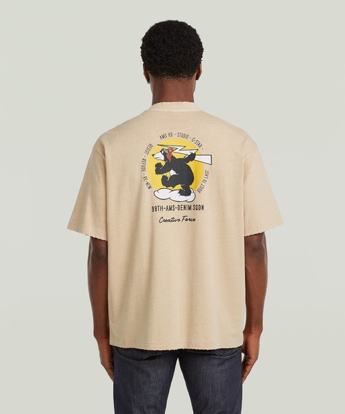 G-STAR（ジースター）の「Back Graphic Loose T-Shirt/ヴィンテージライクウォッシュド加工バックグラフィックプリントオーバーサイズルーズTシャツ/キャラクターTシャツ（Tシャツ/カットソー・メンズ・ダークブラック/ベージュ・MEDIUM/LARGE/X-SMALL/X-LARGE/SMALL）」の4枚目の写真