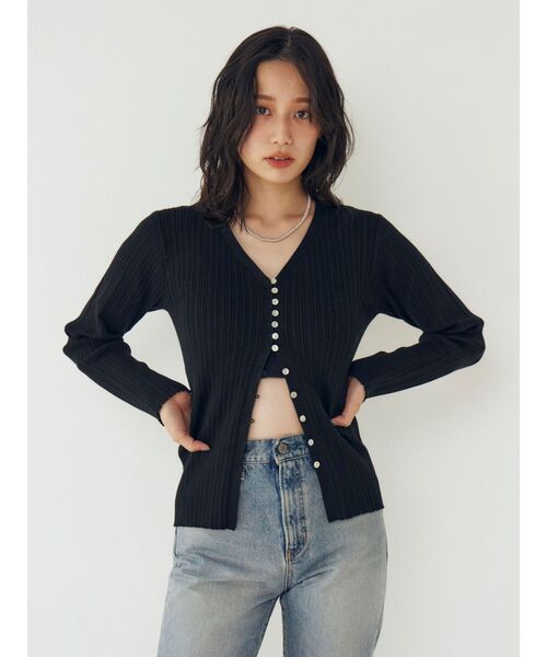 Ungrid（アングリッド）の「ボタンデザインニットカーディガン（カーディガン/ボレロ・レディース・アイボリー/ブラック/グリーン・FREE）」の2枚目の写真