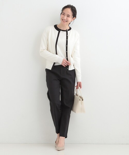 SHOO・LA・RUE（シューラルー）の「【洗濯機可/S-LL/アンサンブル可】シンプルきれい見え クルーネックカーディガン（カーディガン/ボレロ・レディース・ベビーピンク/イエロー系その他/ブラック系2/ホワイト系3・04/03/02/01）」の7枚目の写真