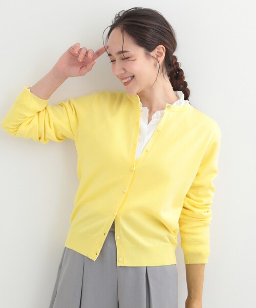 SHOO・LA・RUE（シューラルー）の「【洗濯機可/S-LL/アンサンブル可】シンプルきれい見え クルーネックカーディガン（カーディガン/ボレロ・レディース・ベビーピンク/イエロー系その他/ブラック系2/ホワイト系3・04/03/02/01）」の13枚目の写真