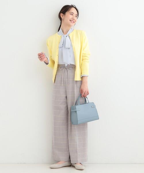 SHOO・LA・RUE（シューラルー）の「【洗濯機可/アンサンブル可】パール×ビジューがきらめく 上品クルーネックカーディガン（カーディガン/ボレロ・レディース・ベビーピンク/イエロー系その他/ブラック系2/ホワイト系3・04/03/02/01）」の12枚目の写真