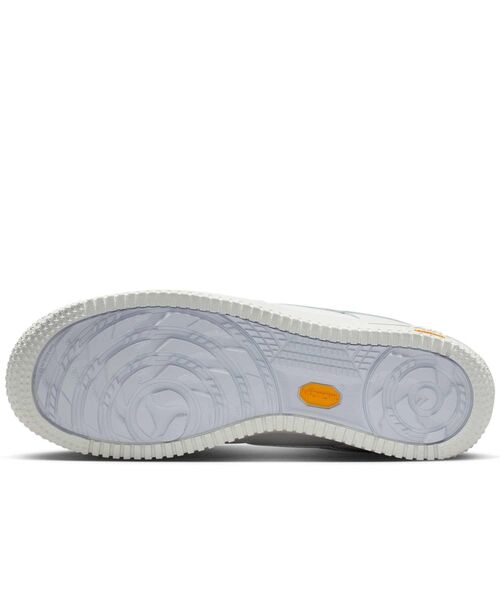 NIKE(ナイキ)の「エア フォース 1 GORE-TEX メンズシューズ / Air Force 1 GORE-TEX Men's Shoes HV5953-100 Summit White(スニーカー・メンズ・アイボリー・29.5/29/28.5/30/28/27.5/27/26.5/26/25.5/25/24.5/24)」の2枚目の写真