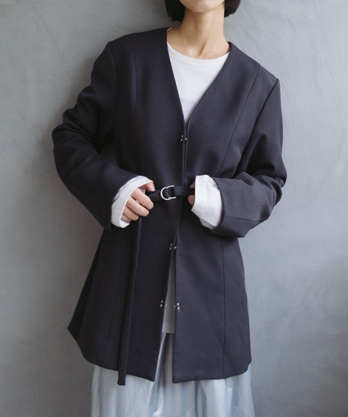 sahara(サハラ)の「2way Slit Sleeve Belted Jacket/2ウェイスリットスリーブベルティドジャケット(ノーカラージャケット・レディース・ブラック/ブラウン/グレー・FREE)」の2枚目の写真