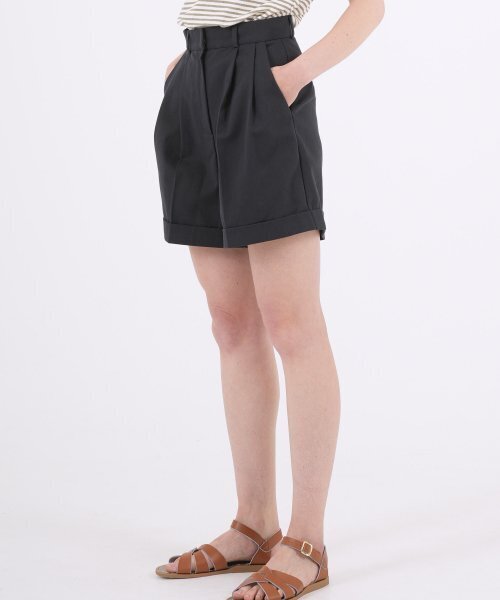 THE-ABON（エイボン）の「ジュリーピンタックカブラコットンハーフパンツアイボリー（その他パンツ・レディース・アイボリー・M/S）」の3枚目の写真