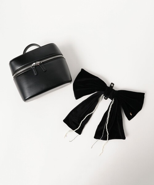 CAROLINA GLASER（カロリナ グレイサー）の「ベロア リボン パール バニティバッグ（ショルダーバッグ・レディース・ブラック・ONE SIZE）」の19枚目の写真