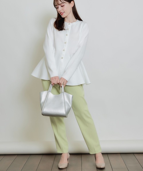 PICCIN PERLA（ピッチンペルラ）の「パールボタンペプラムカーディガン（カーディガン/ボレロ・レディース・ブラック/オフホワイト・M）」の7枚目の写真