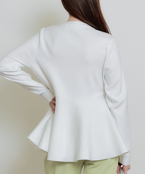 PICCIN PERLA（ピッチンペルラ）の「パールボタンペプラムカーディガン（カーディガン/ボレロ・レディース・ブラック/オフホワイト・M）」の5枚目の写真