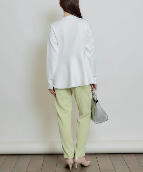 PICCIN PERLA（ピッチンペルラ）の「パールボタンペプラムカーディガン（カーディガン/ボレロ・レディース・ブラック/オフホワイト・M）」の9枚目の写真