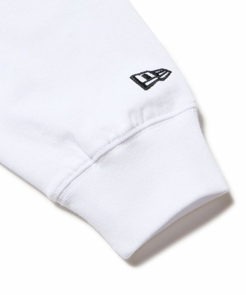 NEW ERA(ニューエラ)の「【NEW ERA】長袖 オーバーサイズド コットン Tシャツ PlayStation プレイステーション ファミリーマーク ニューエラロゴ(Tシャツ/カットソー・メンズ・ブラック/ホワイト・S/L/M)」の6枚目の写真