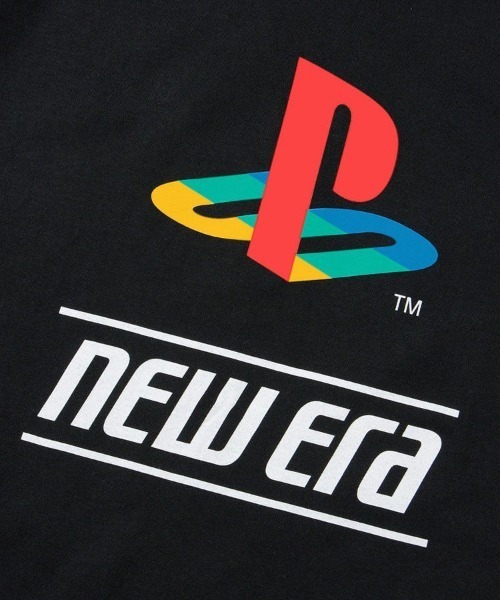NEW ERA(ニューエラ)の「【NEW ERA】長袖 オーバーサイズド コットン Tシャツ PlayStation プレイステーション ファミリーマーク ニューエラロゴ(Tシャツ/カットソー・メンズ・ブラック/ホワイト・S/L/M)」の8枚目の写真