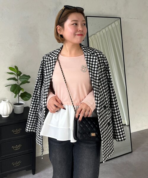 prose verse（プロズヴェール）の「【MOMO】裾フリルドッキングトップス（Tシャツ/カットソー・レディース・ピンク/オフホワイト/ブラック系その他/ブラック/アイボリー・MEDIUM/LARGE）」の5枚目の写真