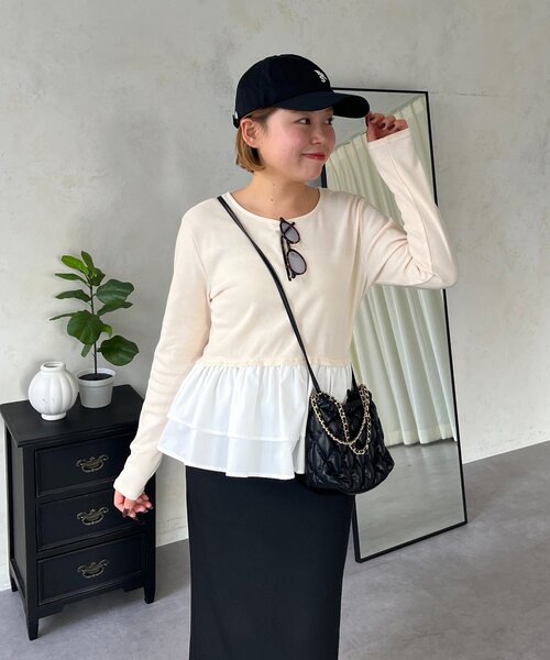 prose verse（プロズヴェール）の「【MOMO】裾フリルドッキングトップス（Tシャツ/カットソー・レディース・ピンク/オフホワイト/ブラック系その他/ブラック/アイボリー・MEDIUM/LARGE）」の6枚目の写真