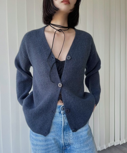 AMAIL（アマイル）の「Ribbed Cardigan（カーディガン/ボレロ・レディース・ピンク/ダークグレー・FREE）」の2枚目の写真