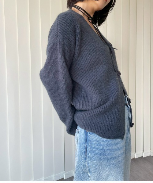 AMAIL（アマイル）の「Ribbed Cardigan（カーディガン/ボレロ・レディース・ピンク/ダークグレー・FREE）」の11枚目の写真