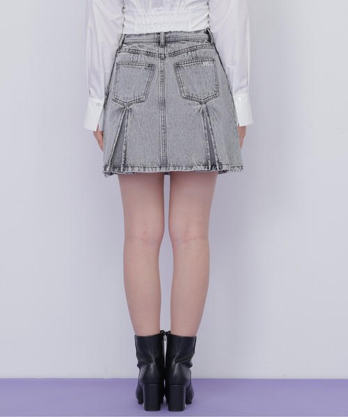 JILL by JILL STUART(ジルバイジルスチュアート)の「構築パネルデニムミニスカート(スカート・レディース・ブルー/グレー・MEDIUM/SMALL)」の6枚目の写真