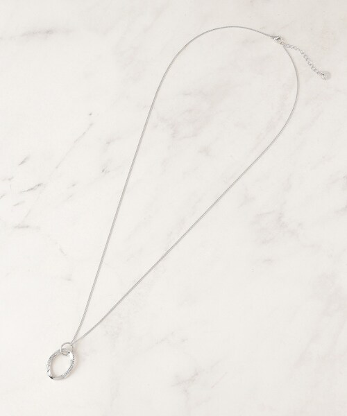 grove（グローブ）の「ツイストオーバルビジューネックレス（ネックレス・レディース・シルバー/ゴールド・00）」の6枚目の写真