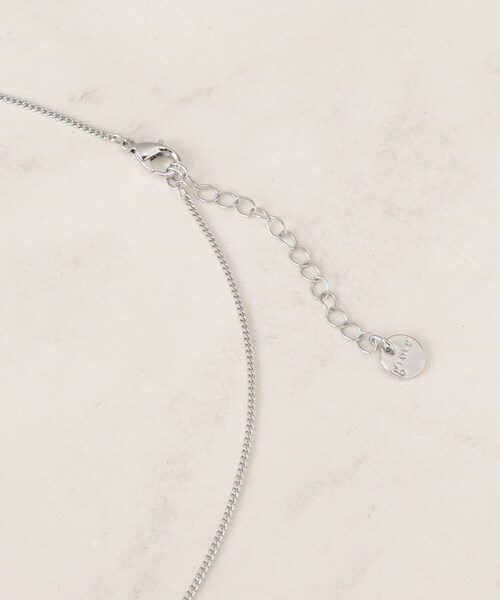 grove（グローブ）の「ツイストオーバルビジューネックレス（ネックレス・レディース・シルバー/ゴールド・00）」の7枚目の写真