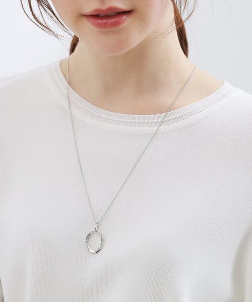 grove（グローブ）の「ツイストオーバルビジューネックレス（ネックレス・レディース・シルバー/ゴールド・00）」の3枚目の写真