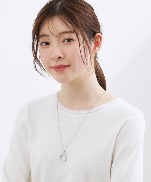 grove（グローブ）の「ツイストオーバルビジューネックレス（ネックレス・レディース・シルバー/ゴールド・00）」の4枚目の写真