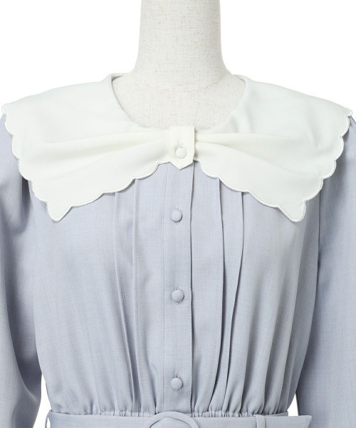 F i.n.t(フィント)の「ビッグリボンクレリック衿ワンピース(ワンピース・レディース・ライトブルー/ネイビー・FREE)」の6枚目の写真