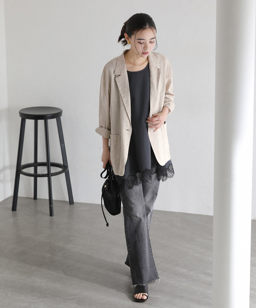La TOTALITE（ラトータリテ）の「【洗える】CHIGNON/シニヨン ヘムレースサテンタンク（シャツ/ブラウス・レディース・ブラック/ホワイト・FREE）」の3枚目の写真