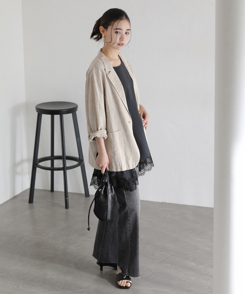 La TOTALITE（ラトータリテ）の「【洗える】CHIGNON/シニヨン ヘムレースサテンタンク（シャツ/ブラウス・レディース・ブラック/ホワイト・FREE）」の4枚目の写真