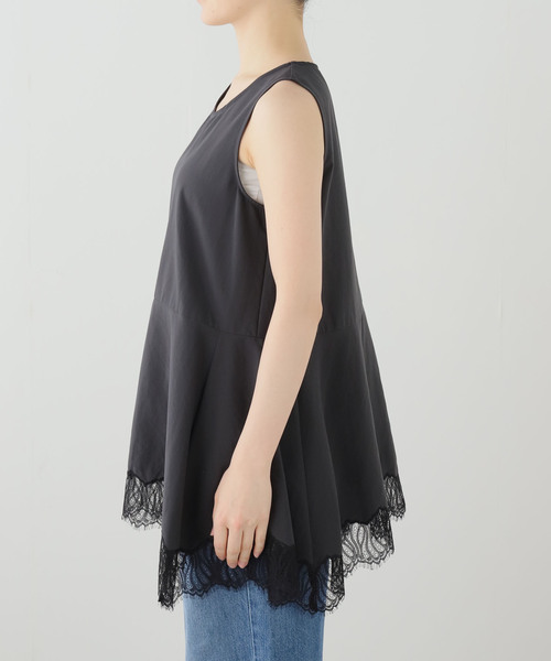 La TOTALITE（ラトータリテ）の「【洗える】CHIGNON/シニヨン ヘムレースサテンタンク（シャツ/ブラウス・レディース・ブラック/ホワイト・FREE）」の15枚目の写真