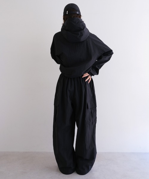ANME(アンメ)の「【新色追加】ナイロンジップパーカー(接触冷感/UVカット(UPF50+)/撥水加工)(マウンテンパーカー・レディース・ブラウン/グレー/ブラック/ネイビー・M/L)」の11枚目の写真