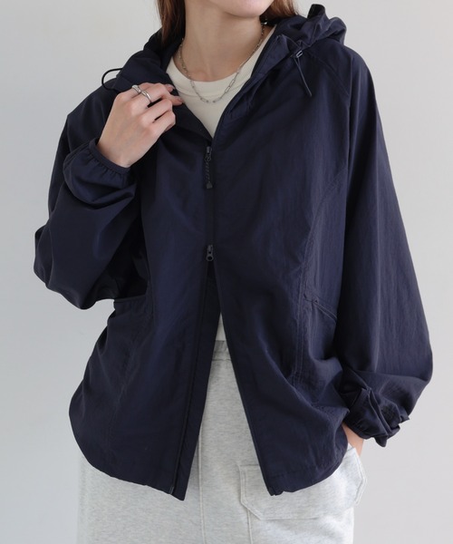 ANME(アンメ)の「【新色追加】ナイロンジップパーカー(接触冷感/UVカット(UPF50+)/撥水加工)(マウンテンパーカー・レディース・ブラウン/グレー/ブラック/ネイビー・M/L)」の20枚目の写真