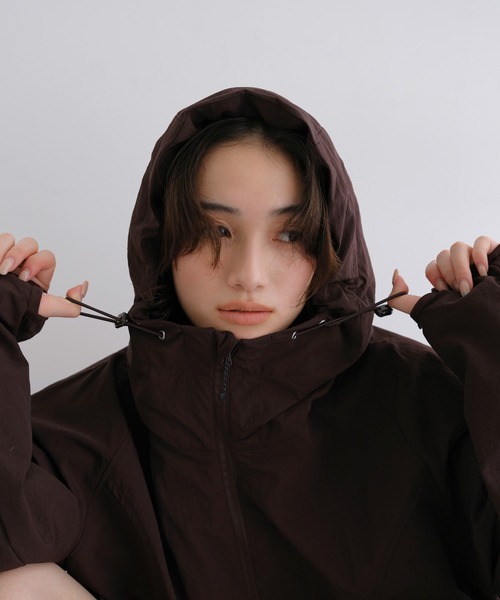 ANME(アンメ)の「【新色追加】ナイロンジップパーカー(接触冷感/UVカット(UPF50+)/撥水加工)(マウンテンパーカー・レディース・ブラウン/グレー/ブラック/ネイビー・M/L)」の13枚目の写真