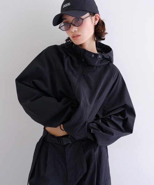 ANME(アンメ)の「【新色追加】ナイロンジップパーカー(接触冷感/UVカット(UPF50+)/撥水加工)(マウンテンパーカー・レディース・ブラウン/グレー/ブラック/ネイビー・M/L)」の9枚目の写真