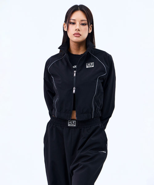 MIHAK(ミハク)の「メタルプレートパイピングクロップウォームアップジャケット(ブラック)(ジャージ・レディース・その他・1/2)」の7枚目の写真
