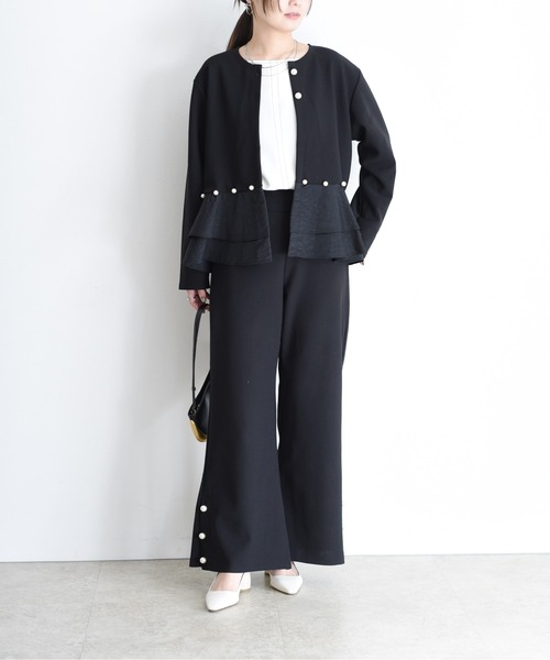 Eimee Law（エイミーロウ）の「パール付きペプラムボンディングジャケット（サロペット/オーバーオール・レディース・ブラック・FREE）」の2枚目の写真