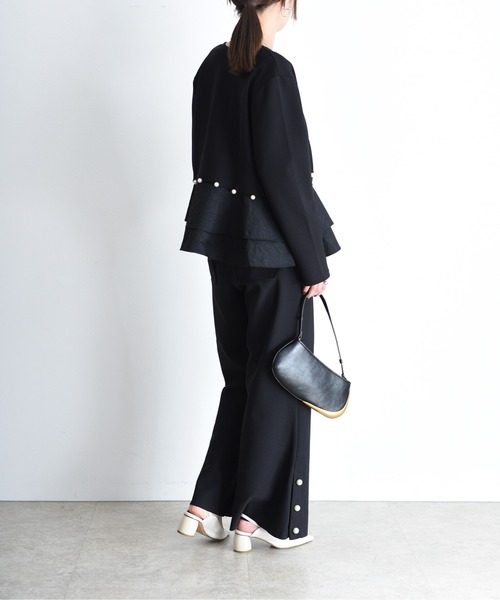 Eimee Law（エイミーロウ）の「パール付きペプラムボンディングジャケット（サロペット/オーバーオール・レディース・ブラック・FREE）」の5枚目の写真