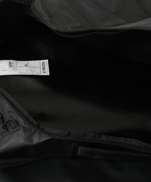 Mammut（マムート）の「【背負えるダッフルバッグ】カーゴ 100L / Cargo 100（ボストンバッグ・メンズ・ブラック/レッド・100L）」の6枚目の写真
