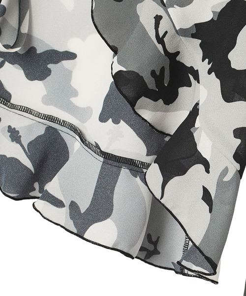 X-girl(エックスガール)の「HIBISCUS CAMOUFLAGE BLOUSE(シャツ/ブラウス・レディース・グレー/カモフラージュ・ONE SIZE)」の20枚目の写真