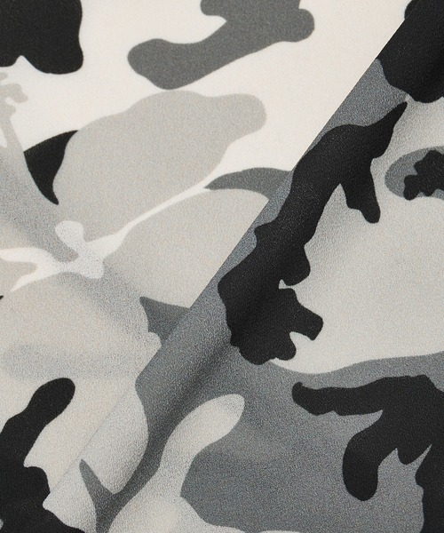 X-girl(エックスガール)の「HIBISCUS CAMOUFLAGE BLOUSE(シャツ/ブラウス・レディース・グレー/カモフラージュ・ONE SIZE)」の21枚目の写真