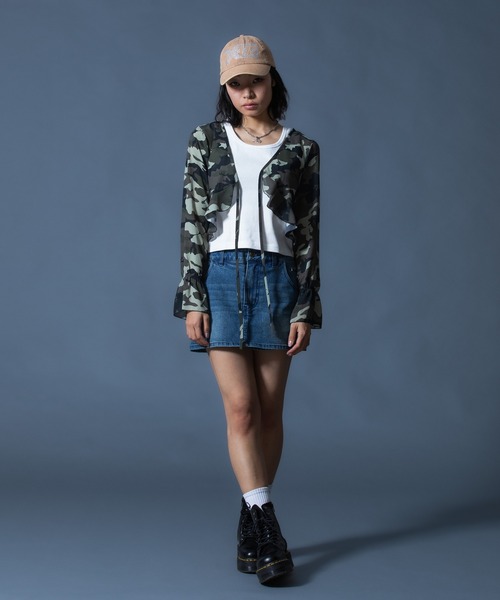 X-girl(エックスガール)の「HIBISCUS CAMOUFLAGE BLOUSE(シャツ/ブラウス・レディース・グレー/カモフラージュ・ONE SIZE)」の5枚目の写真