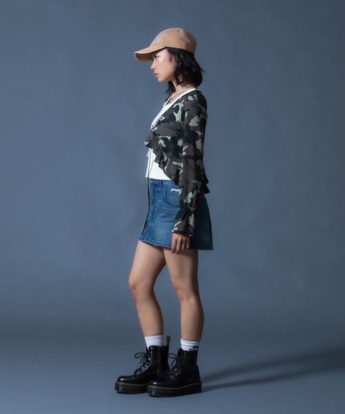 X-girl(エックスガール)の「HIBISCUS CAMOUFLAGE BLOUSE(シャツ/ブラウス・レディース・グレー/カモフラージュ・ONE SIZE)」の7枚目の写真