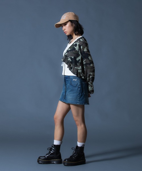 X-girl(エックスガール)の「HIBISCUS CAMOUFLAGE BLOUSE(シャツ/ブラウス・レディース・グレー/カモフラージュ・ONE SIZE)」の8枚目の写真