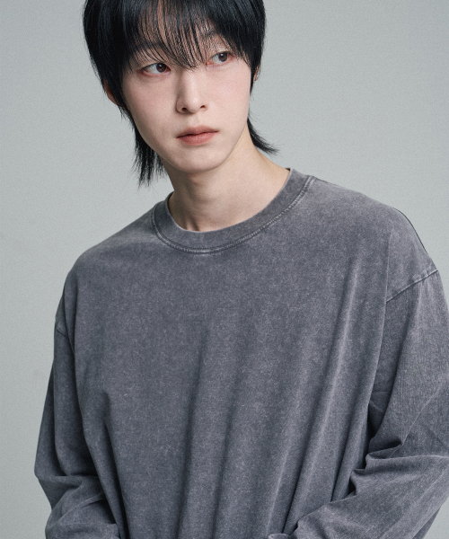 MOOVN(ムブン)の「ピグメントロングスリーブTシャツグレー(Tシャツ/カットソー・メンズ・その他・MEDIUM/LARGE/X-LARGE)」の2枚目の写真